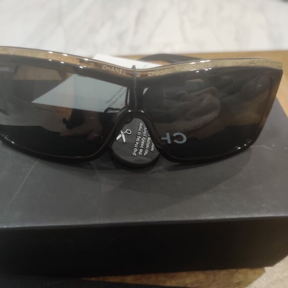 CHANEL shield sunglasses New with case - Picture 2 of 7